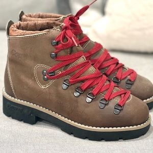 Cougar vintage hiking boots men's size US 7, NEW
